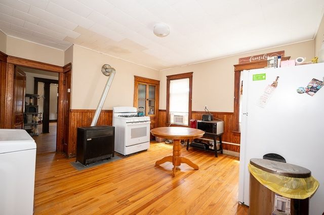 126 Sterling St, Worcester, MA 01610