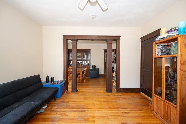 126 Sterling St, Worcester, MA 01610