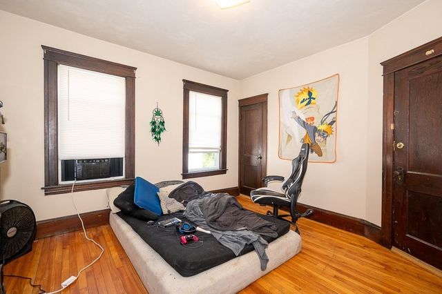 126 Sterling St, Worcester, MA 01610