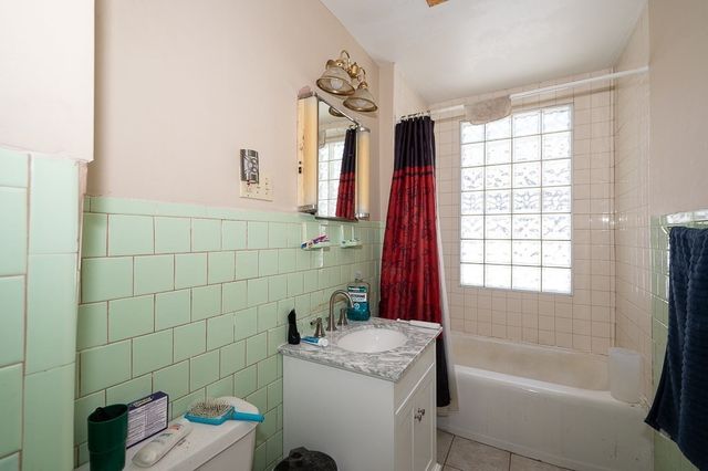 126 Sterling St, Worcester, MA 01610