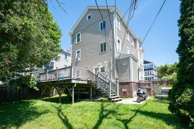 126 Sterling St, Worcester, MA 01610