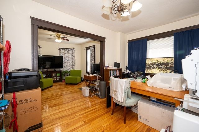 126 Sterling St, Worcester, MA 01610