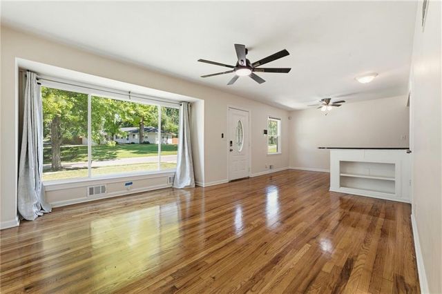 6301 E 101st Street, Kansas City, MO 64134