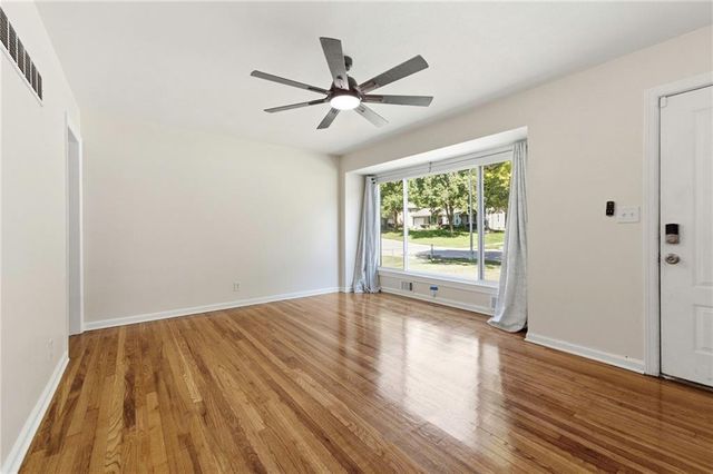 6301 E 101st Street, Kansas City, MO 64134