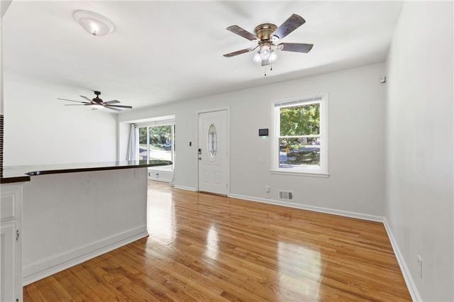6301 E 101st Street, Kansas City, MO 64134