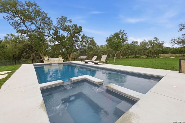 712 LIVE OAK RIDGE RD, Bulverde, TX 78163