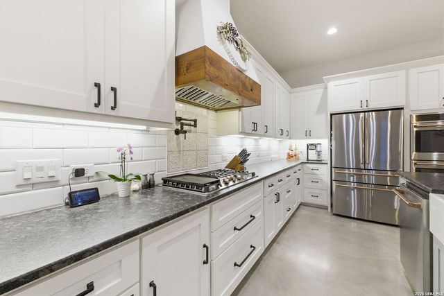 712 LIVE OAK RIDGE RD, Bulverde, TX 78163