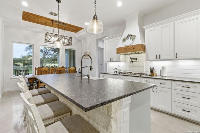 712 LIVE OAK RIDGE RD, Bulverde, TX 78163