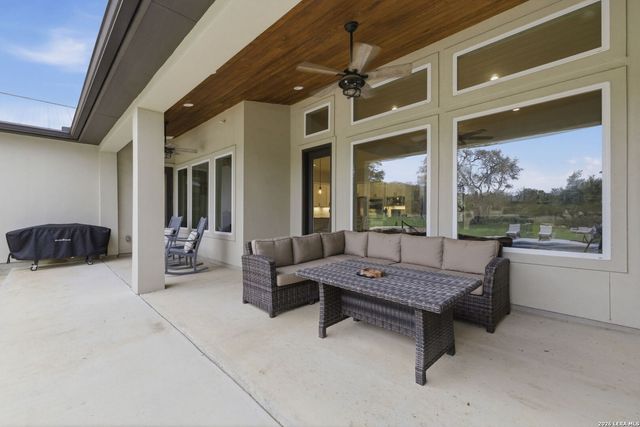 712 LIVE OAK RIDGE RD, Bulverde, TX 78163