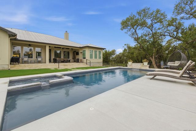 712 LIVE OAK RIDGE RD, Bulverde, TX 78163