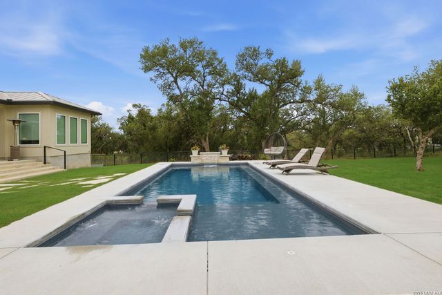 712 LIVE OAK RIDGE RD, Bulverde, TX 78163
