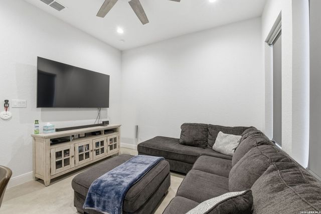 712 LIVE OAK RIDGE RD, Bulverde, TX 78163