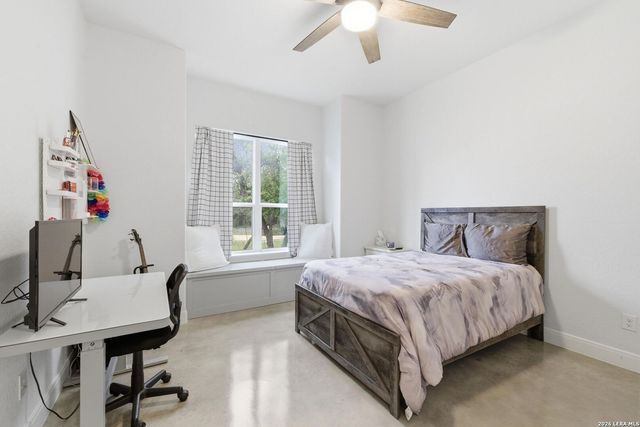 712 LIVE OAK RIDGE RD, Bulverde, TX 78163