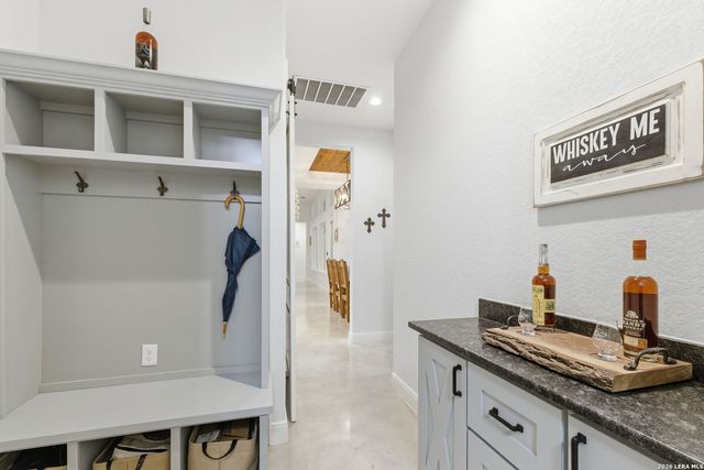 712 LIVE OAK RIDGE RD, Bulverde, TX 78163