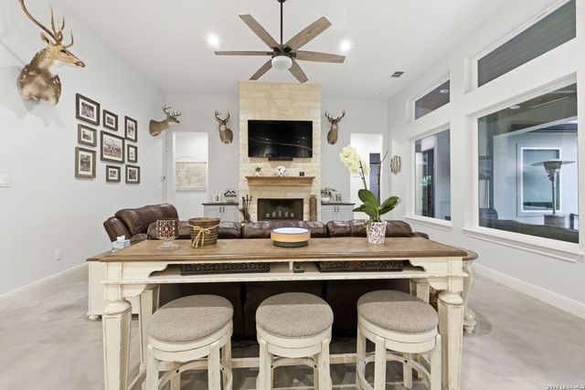 712 LIVE OAK RIDGE RD, Bulverde, TX 78163