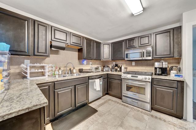 105 Thomas Place, Bellmore, NY 11710