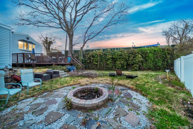 105 Thomas Place, Bellmore, NY 11710