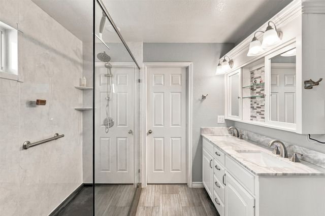 156 Creekwood Ranch Road, Azle, TX 76020