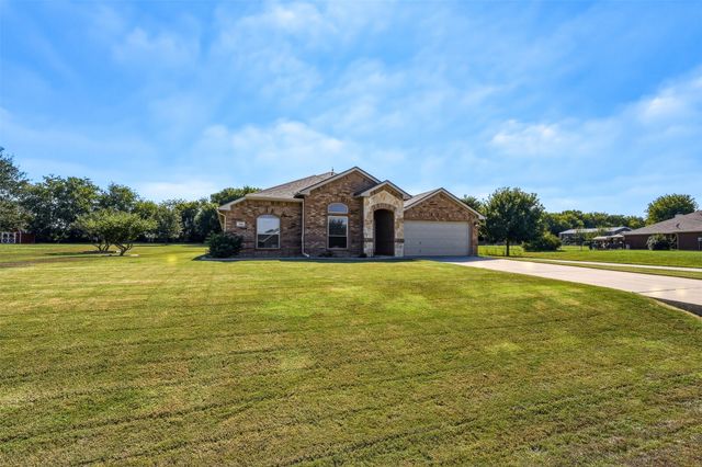 156 Creekwood Ranch Road, Azle, TX 76020