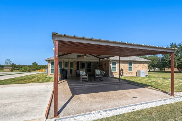 156 Creekwood Ranch Road, Azle, TX 76020