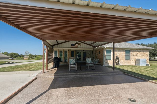 156 Creekwood Ranch Road, Azle, TX 76020