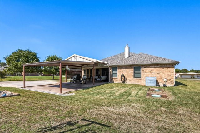 156 Creekwood Ranch Road, Azle, TX 76020