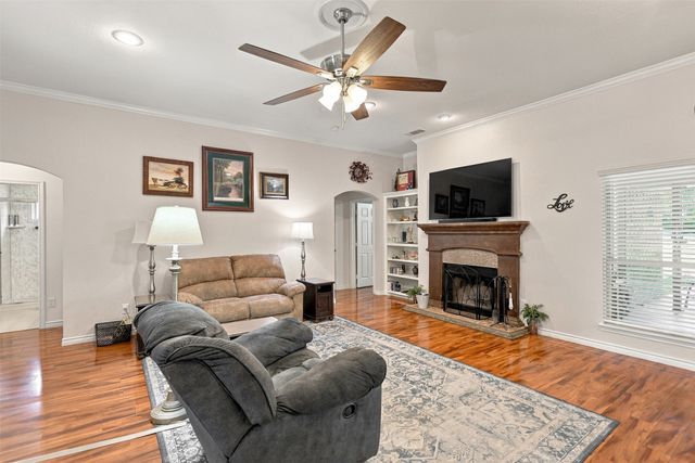 156 Creekwood Ranch Road, Azle, TX 76020