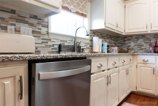 485 Spring Hollow Drive, Deatsville, AL 36022