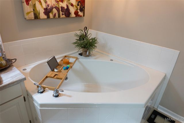 485 Spring Hollow Drive, Deatsville, AL 36022