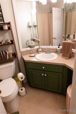 485 Spring Hollow Drive, Deatsville, AL 36022