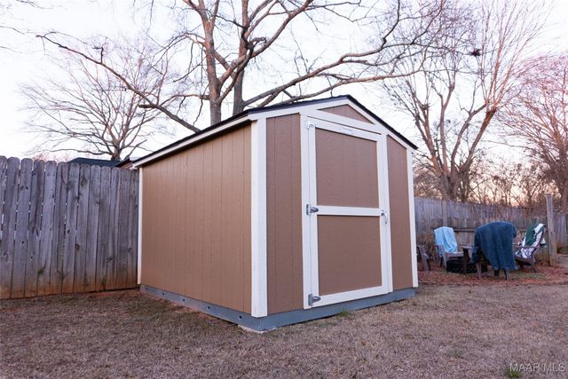 485 Spring Hollow Drive, Deatsville, AL 36022