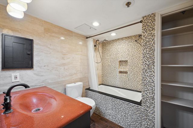 3525 Sage Road 512, Houston, TX 77056