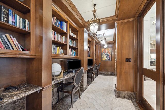 3525 Sage Road 512, Houston, TX 77056