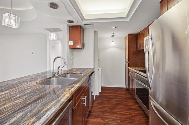 3525 Sage Road 512, Houston, TX 77056