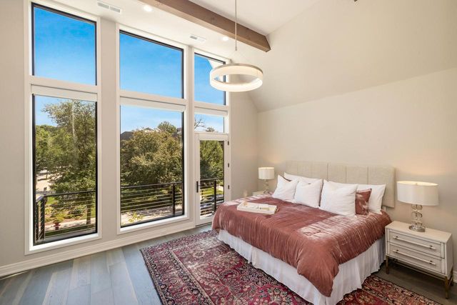 5589 N Danbury ROAD, Whitefish Bay, WI 53217