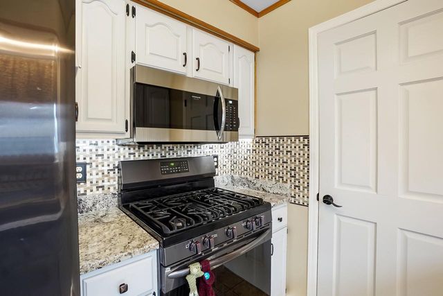 1807 Swartz DRIVE, Waukesha, WI 53188