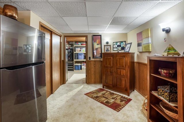 1807 Swartz DRIVE, Waukesha, WI 53188