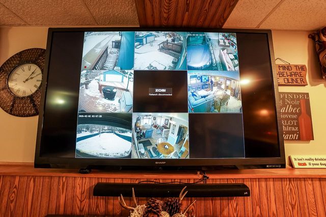 1807 Swartz DRIVE, Waukesha, WI 53188