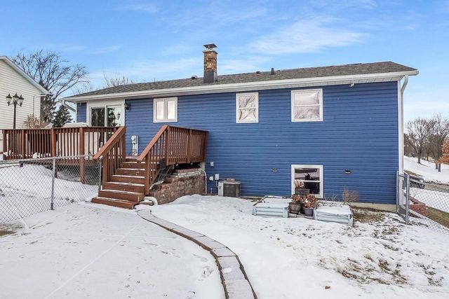 1807 Swartz DRIVE, Waukesha, WI 53188