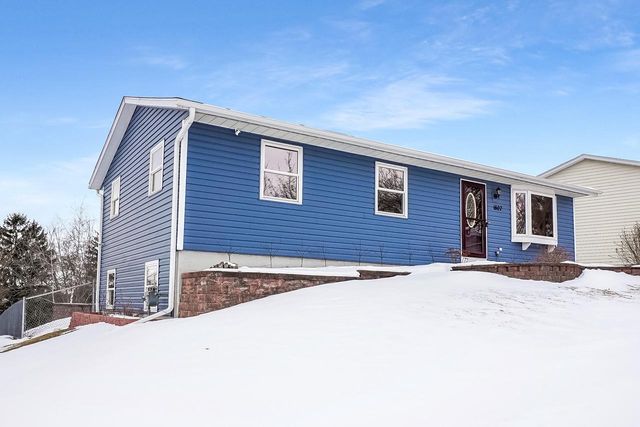 1807 Swartz DRIVE, Waukesha, WI 53188