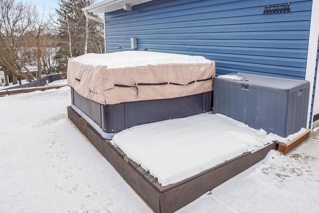 1807 Swartz DRIVE, Waukesha, WI 53188