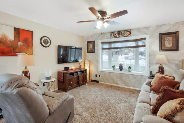 1807 Swartz DRIVE, Waukesha, WI 53188