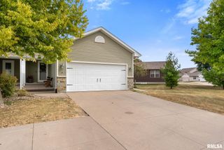 1650 Lilly Ln Unit D, Davenport, IA 52807
