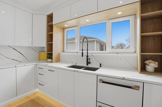 10 Purvis Street 10, Watertown, MA 02472
