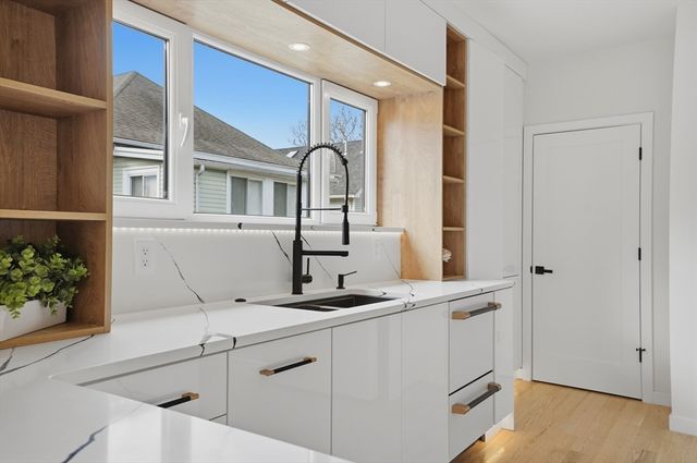 10 Purvis Street 10, Watertown, MA 02472
