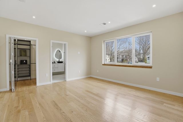 10 Purvis Street 10, Watertown, MA 02472