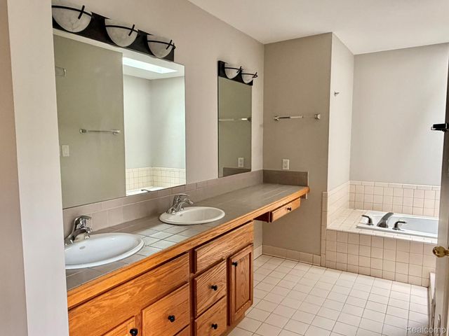 2111 Earlmont Road, Berkley, MI 48072