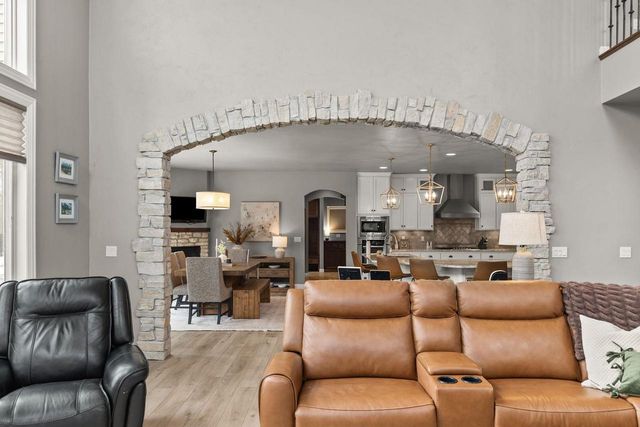 657 HIDEAWAY COURT, Combined Locks, WI 54113