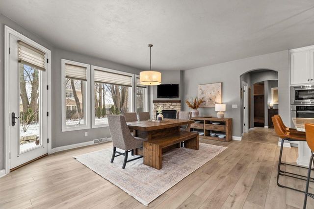 657 HIDEAWAY COURT, Combined Locks, WI 54113