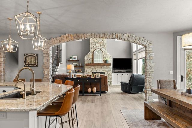 657 HIDEAWAY COURT, Combined Locks, WI 54113